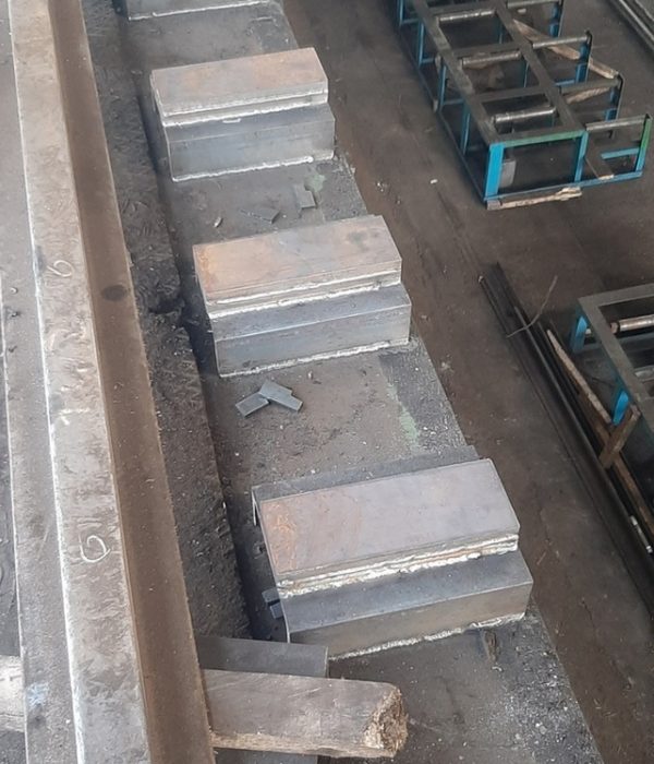 Works related to the replacement of crane railsРаботы связанные с заменой крановых путейPrace związane z wymianą szyn suwnicowych