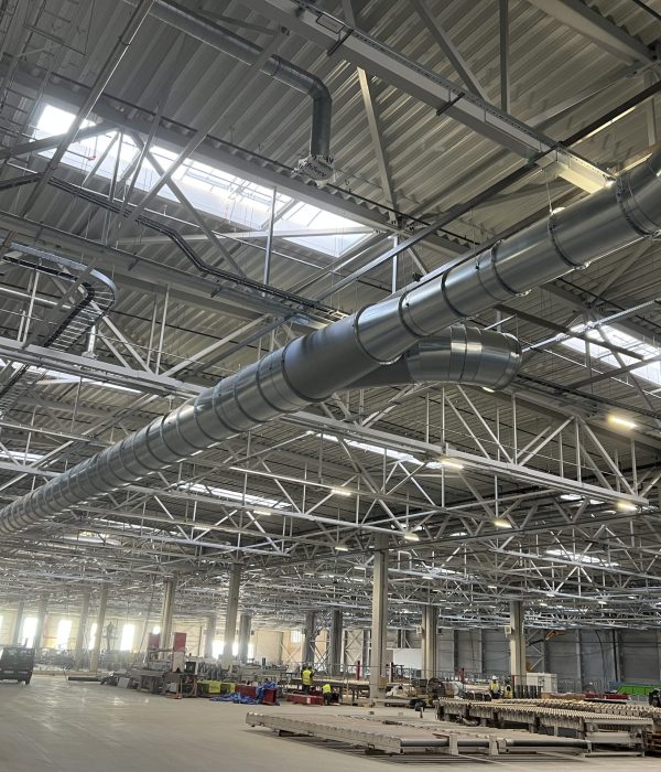 A 700-meter-long ventilation system was installed at the Homanit plant (Vilnius, Lithuania).На заводе «Хоманит» (Вильнюс, Литва) установлена ​​система вентиляции длиной 700 метров.W zakładzie Homanit (Wilno, Litwa) zainstalowano wentylację o długości 700 metrów